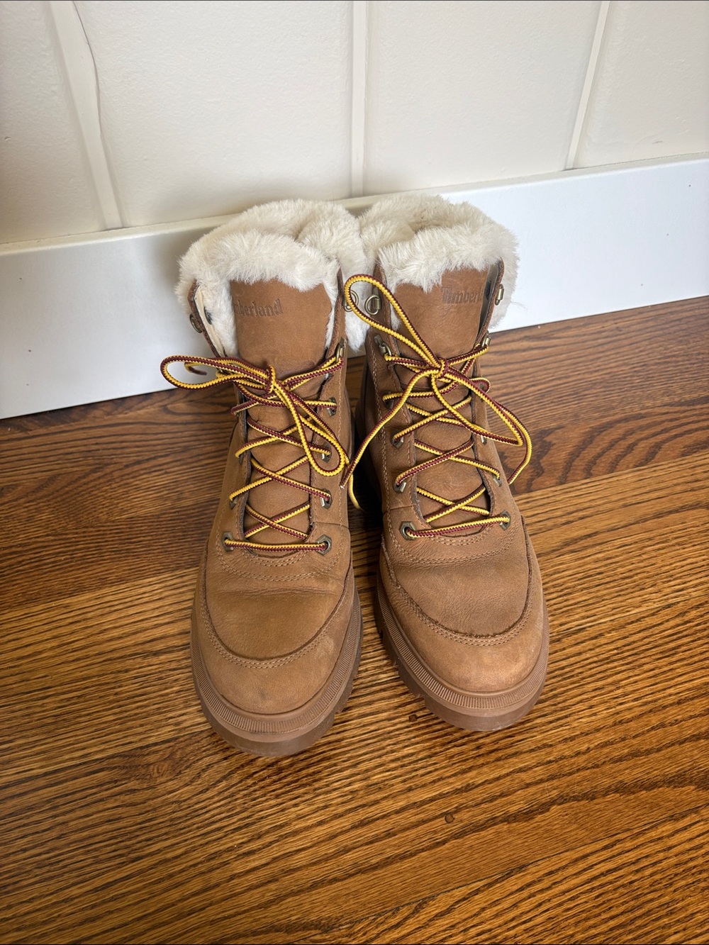Timberland Faux Fur Waterproof Leather Boots Size 8 | Brown Winter Hiking Boots